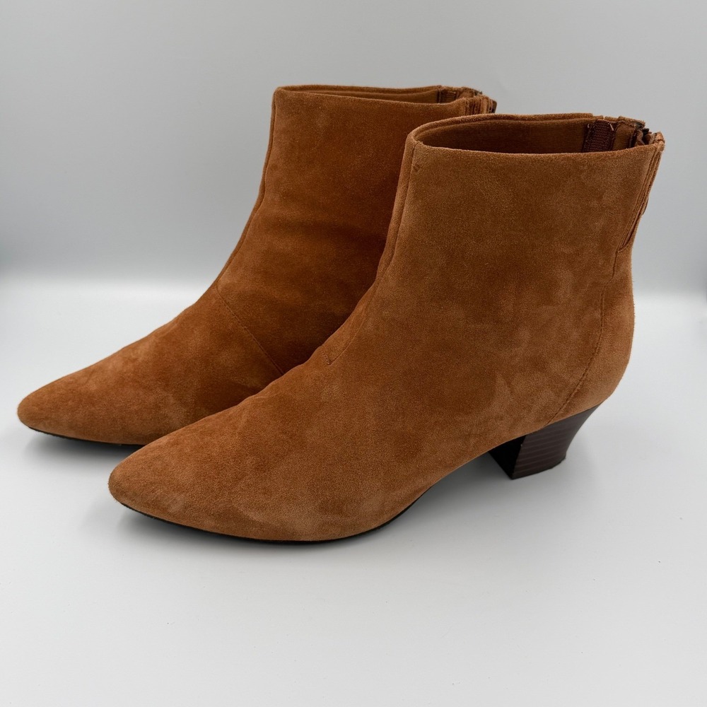 Clarks Collection Tan Suede Pointed Toe Ankle Boots Womens Back Zip Size 10